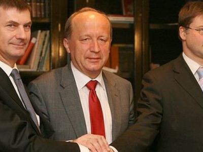 Премьер: Латвия и Эстония активно участвуют в переговорах об АЭС, но референдум внес сомнения
 

 - Энергетика