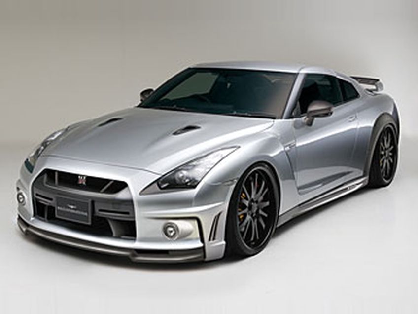 Японское ателье Wald показало свой вариант Nissan GT-R