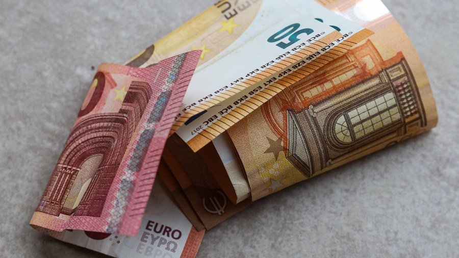 Правительство не одобрило выплату пенсии вдовцов только до пенсионного возраста - Литва и страны Балтии