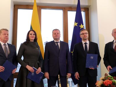 Подписан Национальный коллективный договор о базовом размере должностной зарплаты - Литва и страны Балтии