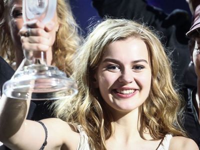 Победительницу "Евровидения" обвиняют в плагиате (Сравните песни) - Культурные и спортивные мероприятия