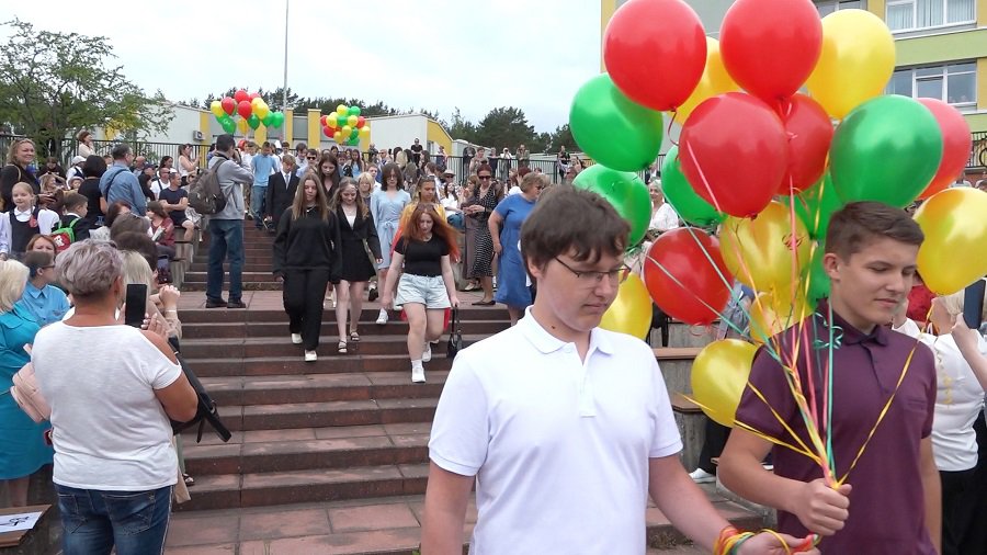 Последний звонок в прогимназии «Gerosios vilties» (видео) - В Висагинасе