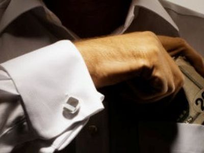 В Литве с новым законом о «незаконном обогащении»
стали закручивать гайки теневой экономики


 - Происшествия и криминал