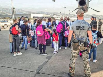 Министр обороны Л. Касчюнас наградил участников эвакуации граждан Литвы из Бейрута - Литва и страны Балтии