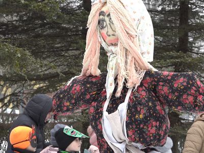 Если в «Gerosios vilties» пекут блины и сжигают чучело, значит, скоро весна! (видео) - В Висагинасе