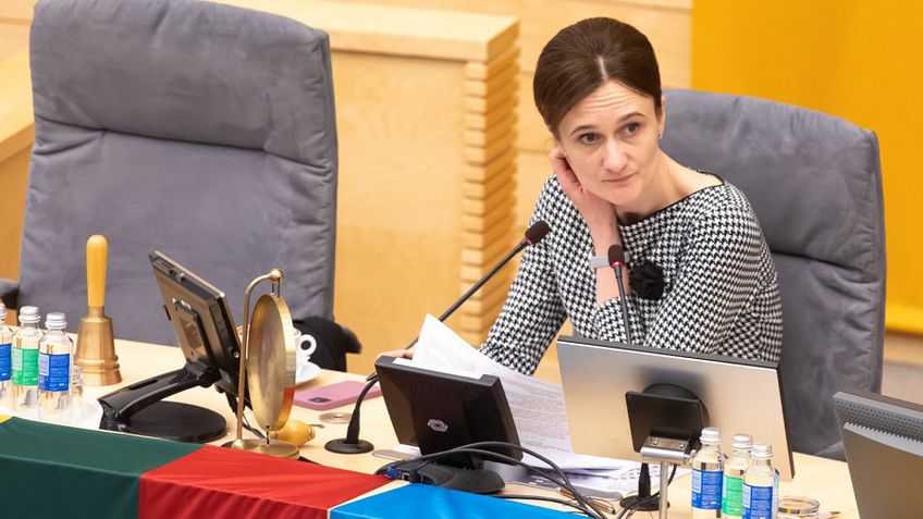 V. Čmilytė-Nielsen tikisi, kad Seimas pradės svarstyti kanapių dekriminalizavimo klausimą: žmonės neturėtų būti siunčiami už grotų