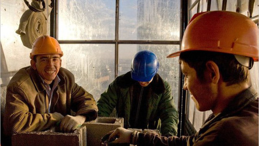 Британские работодатели: гастарбайтеры усердны, а местные работники ленивы - В Мире