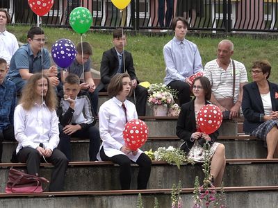 Последний звонок прозвучал в амфитеатре прогимназии «Gerosios vilties» (видео) - В Висагинасе