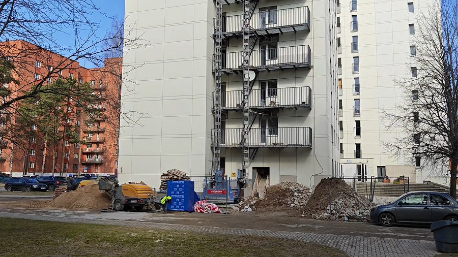 Apie kelių remontą ir naujus butus bendrabutyje Kosmoso g. 28. Laida "Savaitės kontūrai" 2026-03-27 (video) - Visagine