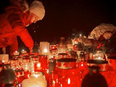 Предлагается узаконить еще один праздник - День поминовения усопших - Литва и страны Балтии