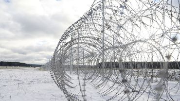 После внесения Сейм одобрил закон, утверждающий политику разворота нелегальных мигрантов