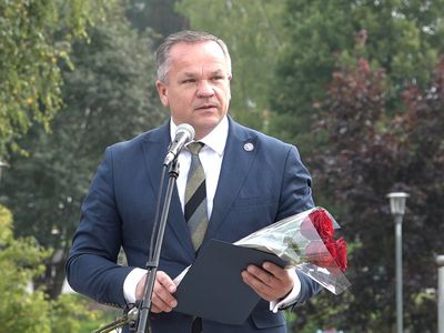 Мэр Висагинаса поддерживает идею Касчунаса отказаться от русских школ - В Висагинасе