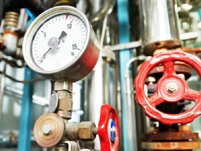 Гидроопрессовка завершена, но горячая вода еще не у всех - В Висагинасе