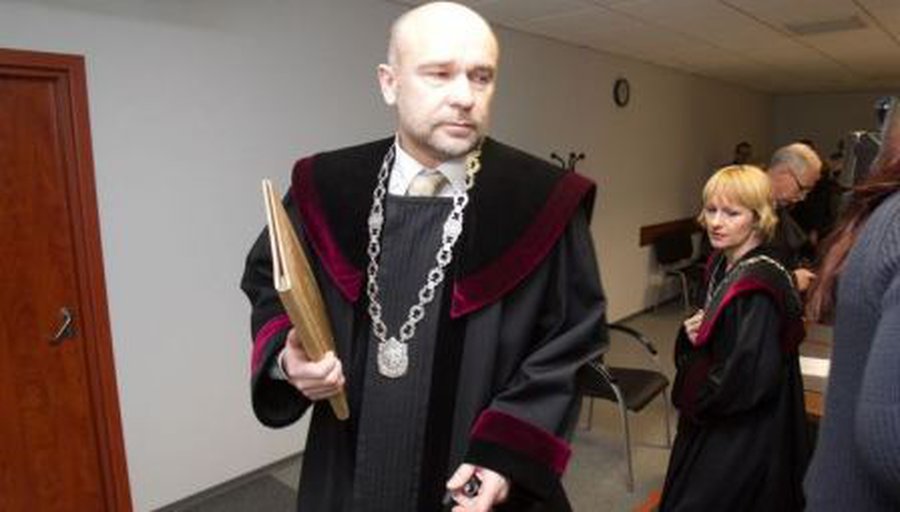 Судья Аудрюс Цининас, реабилитировавший посмертно Андрюса Усаса: «Резонансные дела — тяжелое бремя»
 - Литва и страны Балтии