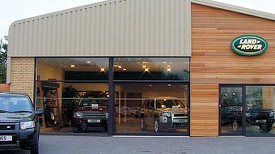 Обиженный владелец внедорожника Range Rover устроил антирекламу дилеру - Хобби, отдых и развлечения