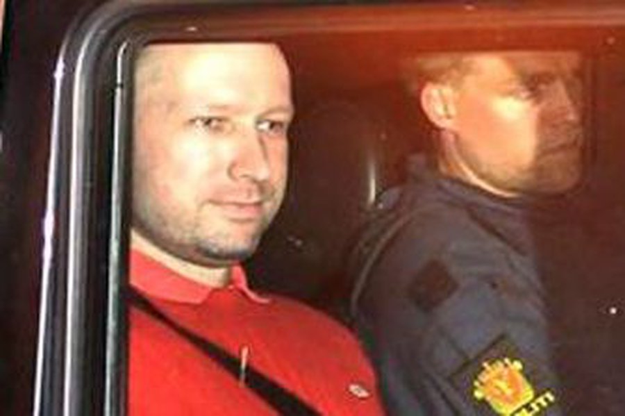 Брейвику разрешили давать интервью, сам он хочет поговорить с журналистами из Англии и блогерами                                                       - В Мире