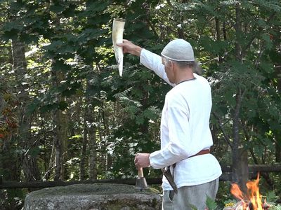 Познай настоящее, исследуя прошлое. "Традиции пчеловодства и праздник сбора меда" (видеофильм) - Висагинас и висагинцы
