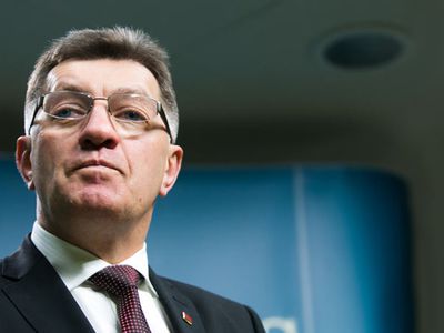 Премьер Литвы обещает скачок минимальной зарплаты, но при одном условии - Литва и страны Балтии