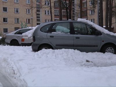 Городские дворы: Выйти из заколдованного круга поможет только весна? - В Висагинасе