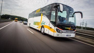 Беженцы возвращаются в Украину: специальные автобусные рейсы заполнены на месяц вперед
