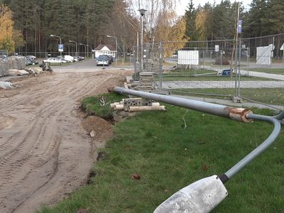 С благоустройством можно не спешить? Когда будут восстановлены тротуары? (видео) - В Висагинасе