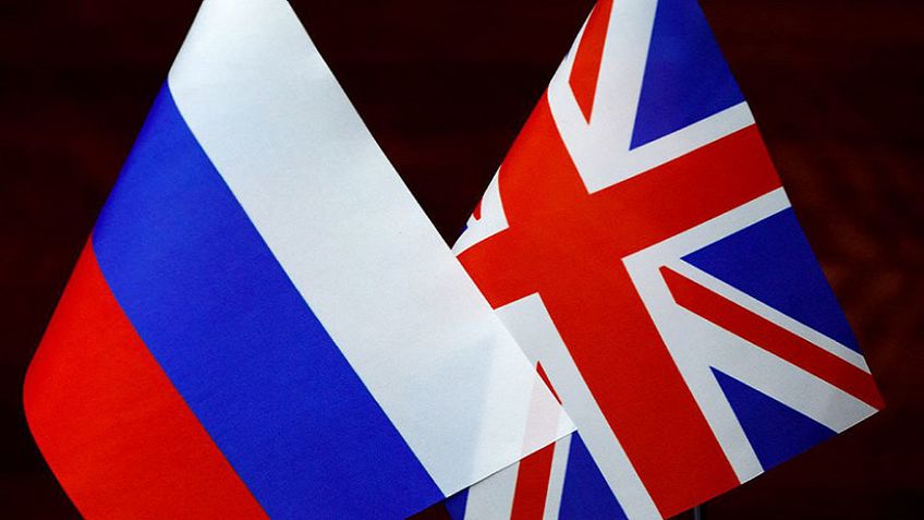 Москва и Лондон начнут в январе восстанавливать численность диппредставительств