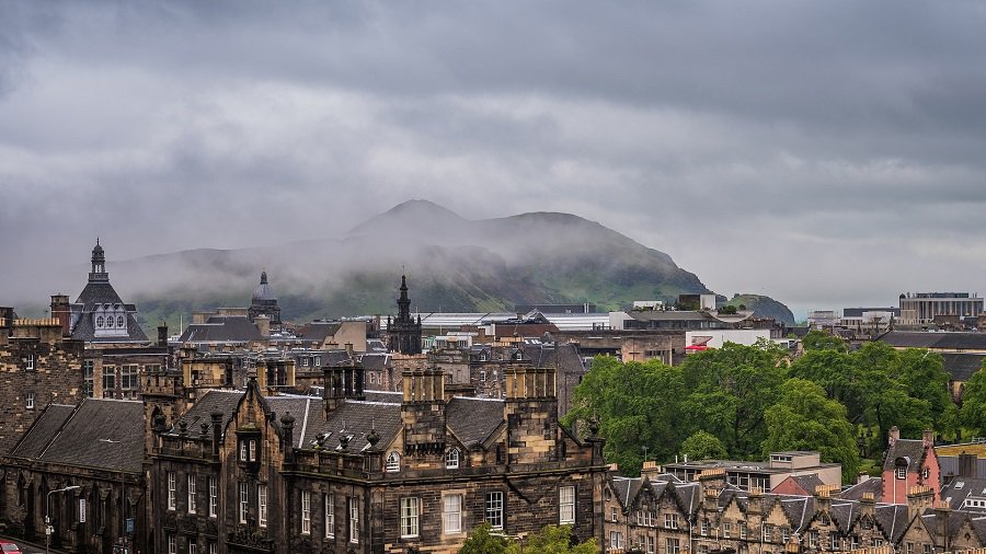 "airBaltic" начнет полеты из Риги в Эдинбург - В Мире