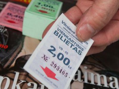 В Вильнюсе с прилавков сметают бумажные билеты - Литва и страны Балтии