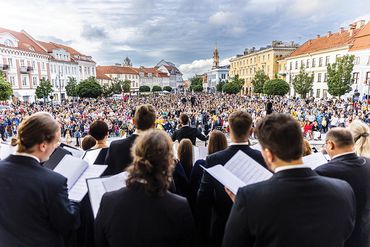 Valstybės dieną simboliškai susitiko Vincas Kudirka ir Mikalojus Konstantinas Čiurlionis