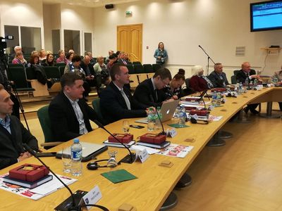 Совет поднял коэффициент зарплаты замдиректора администрации А. Андрияускене - В Висагинасе