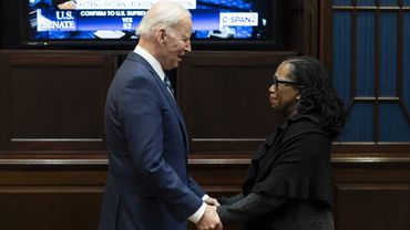 Baltieji rūmai „istoriniu“ pavadino pirmos juodaodės moters paskyrimą į Aukščiausiojo teismo teisėjus