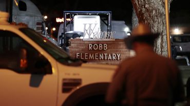 Teksaso pradinėje mokykloje užpuolikas nužudė 19 vaikų