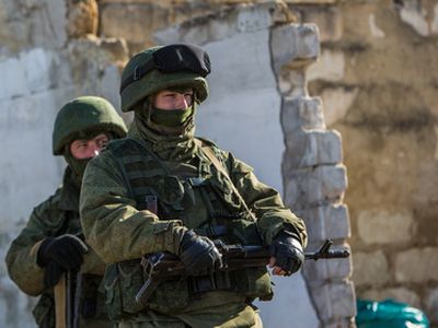 Минобороны Украины разрешило своим военнослужащим применять оружие в Крыму - В Мире
