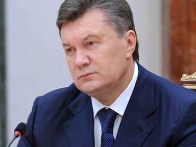 Украинские власти просят арестовать Януковича - В Мире