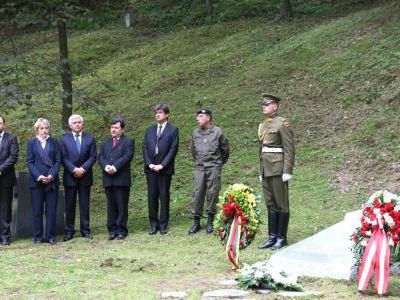 В литовской столице открыли памятник сержанту вермахта                                 - Литва и страны Балтии