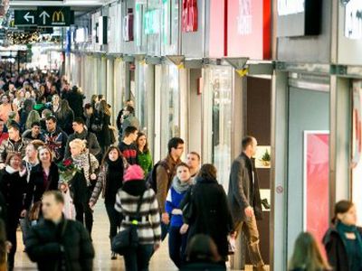 „Akropolis“ trumpam paskendo tamsoje, pirkėjai negalėjo išeiti į lauką - Lietuva ir Baltijos šalys