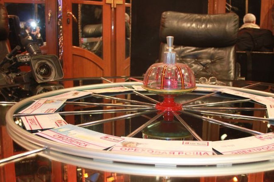 Капитан, крутите волчок!                                                                                                                               - В Висагинасе