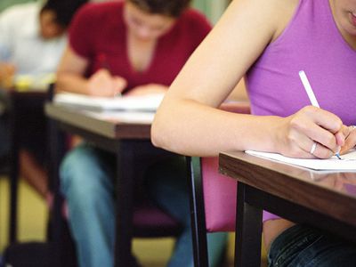 Крымские выпускники смогут поступать в российские вузы без сдачи ЕГЭ - Мир молодежи
