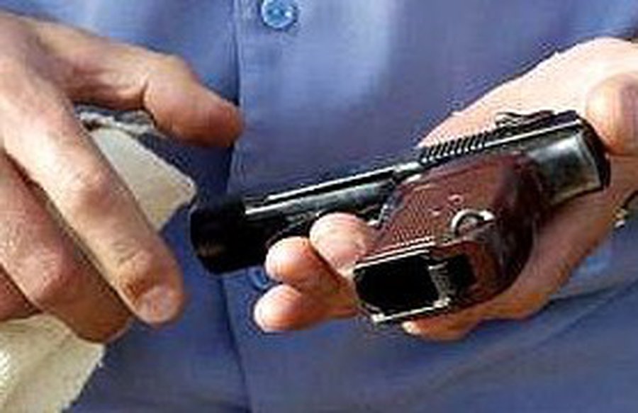 В поликлинику — с оружием                                                          - Происшествия и криминал