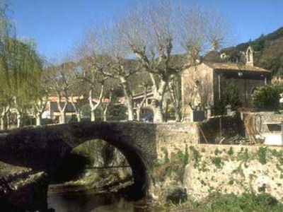 Жители французского городка вернули в обращение франк - Хобби, отдых и развлечения