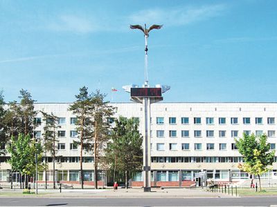 Члены совета Висагинского самоуправления  Николаюс Лебедевичус и Илона Некрошене организуют прием жителей - В Висагинасе