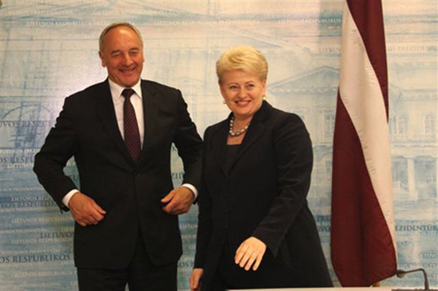 Соседи поддержали претензии Литвы к австрийцам
 - Литва и страны Балтии