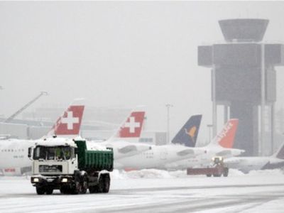 Didžiojoje Britanijoje sutriko kelių oro uostų veikla 
                 - Pasaulyje