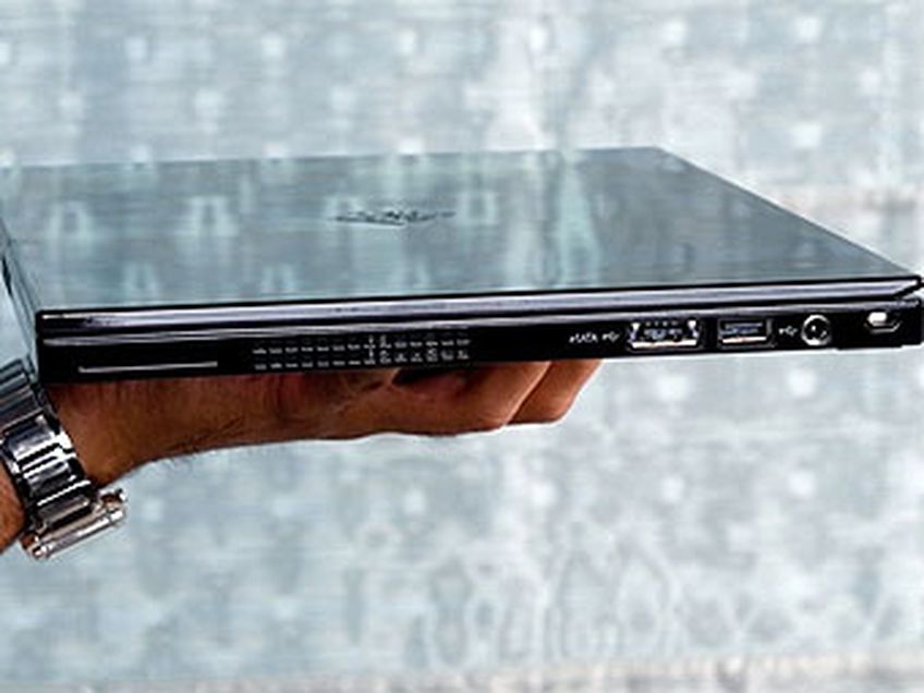 Выпущен самый тонкий ноутбук в мире