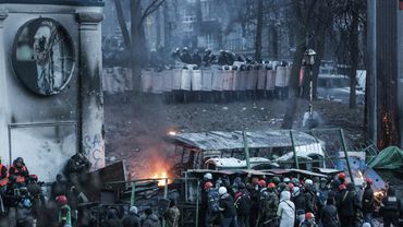 "Беркут" разобрал часть баррикад в центре Киева