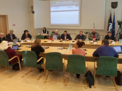 Идет заседание совета. На повестке дня почти полсотни вопросов - В Висагинасе