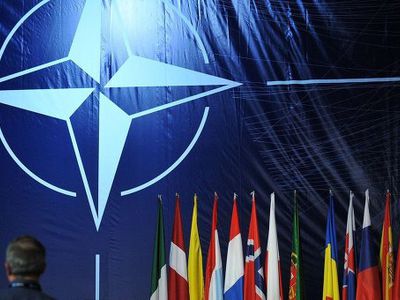 Министры обороны стран НАТО поддержали операцию на востоке Украины - В Мире