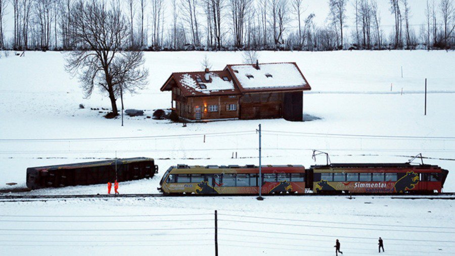 В Европе бушует ураган "Элеонор" - три человека погибли, более 15 пострадали - В Мире