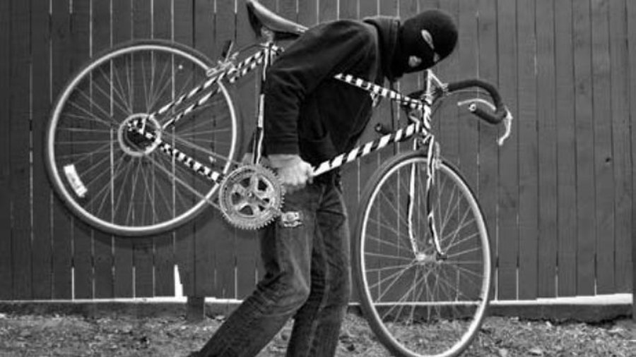 Не оставляйте велосипеды без присмотра 
 - В Висагинасе