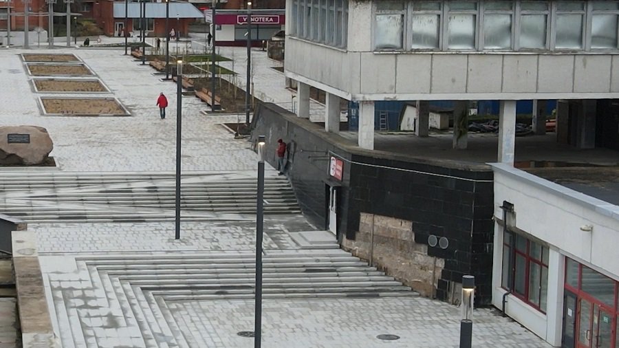 У «семи нянек» комплекса Парко, 7 «дитя без глазу». А точнее – без нормальной стены (видео) - В Висагинасе